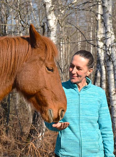 Vedrana Ivčević uz jednu od svojih velikih ljubavi - konja.